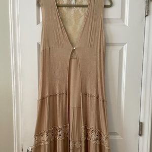 Beautiful camel/tan kimono with crochet, lace, and front button size L